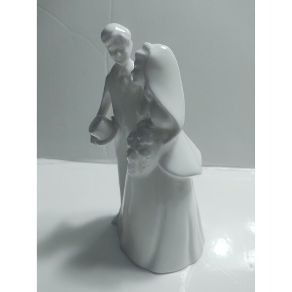 Royal Doulton Figurine Images Series "Bride & Groom" 1981 Issue 6 3/4" - Picture 3 of 10